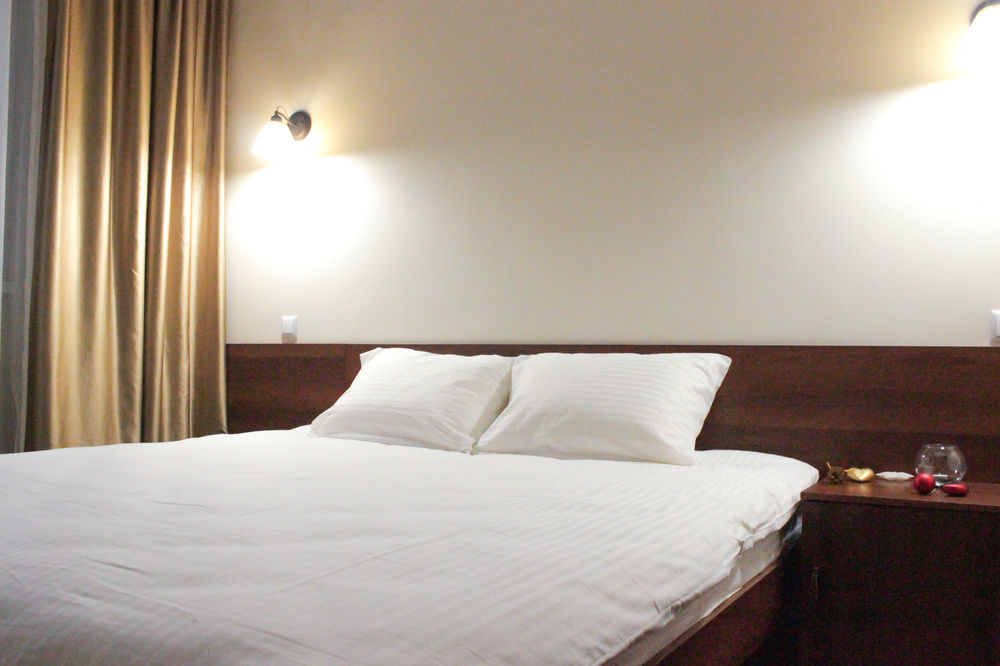 Brown Hotel Akmola Esterno foto