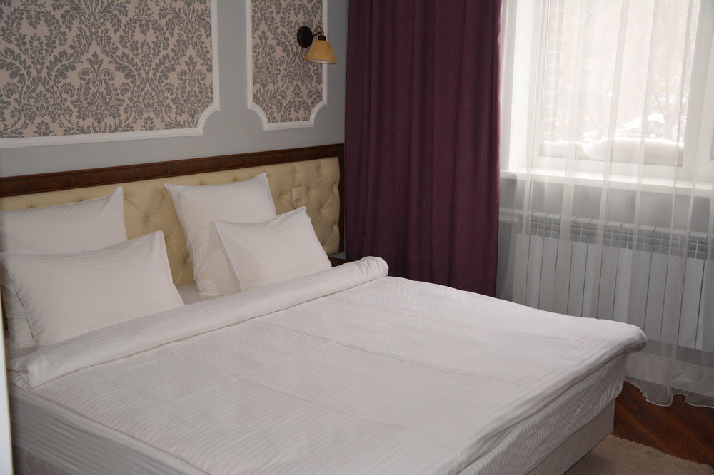 Brown Hotel Akmola Esterno foto