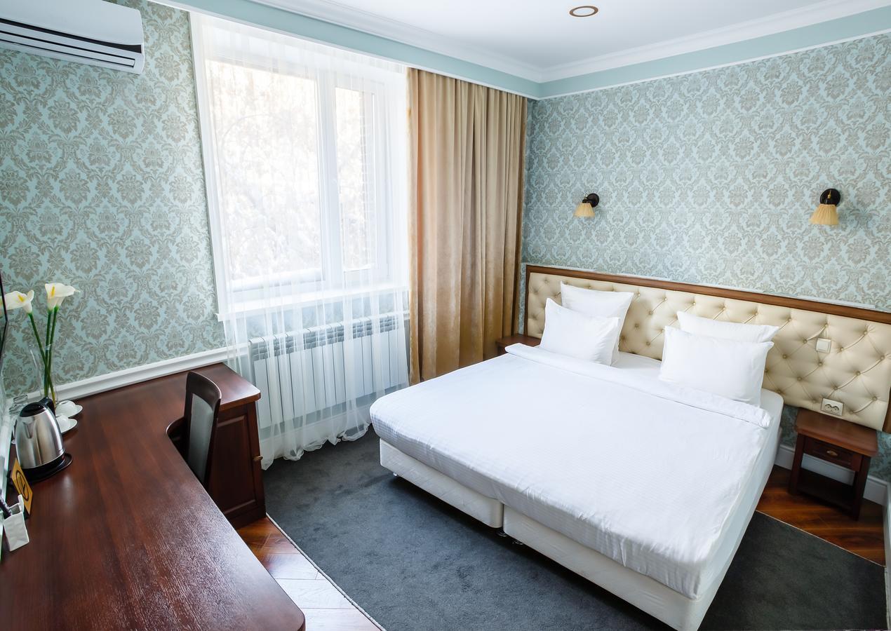 Brown Hotel Akmola Esterno foto