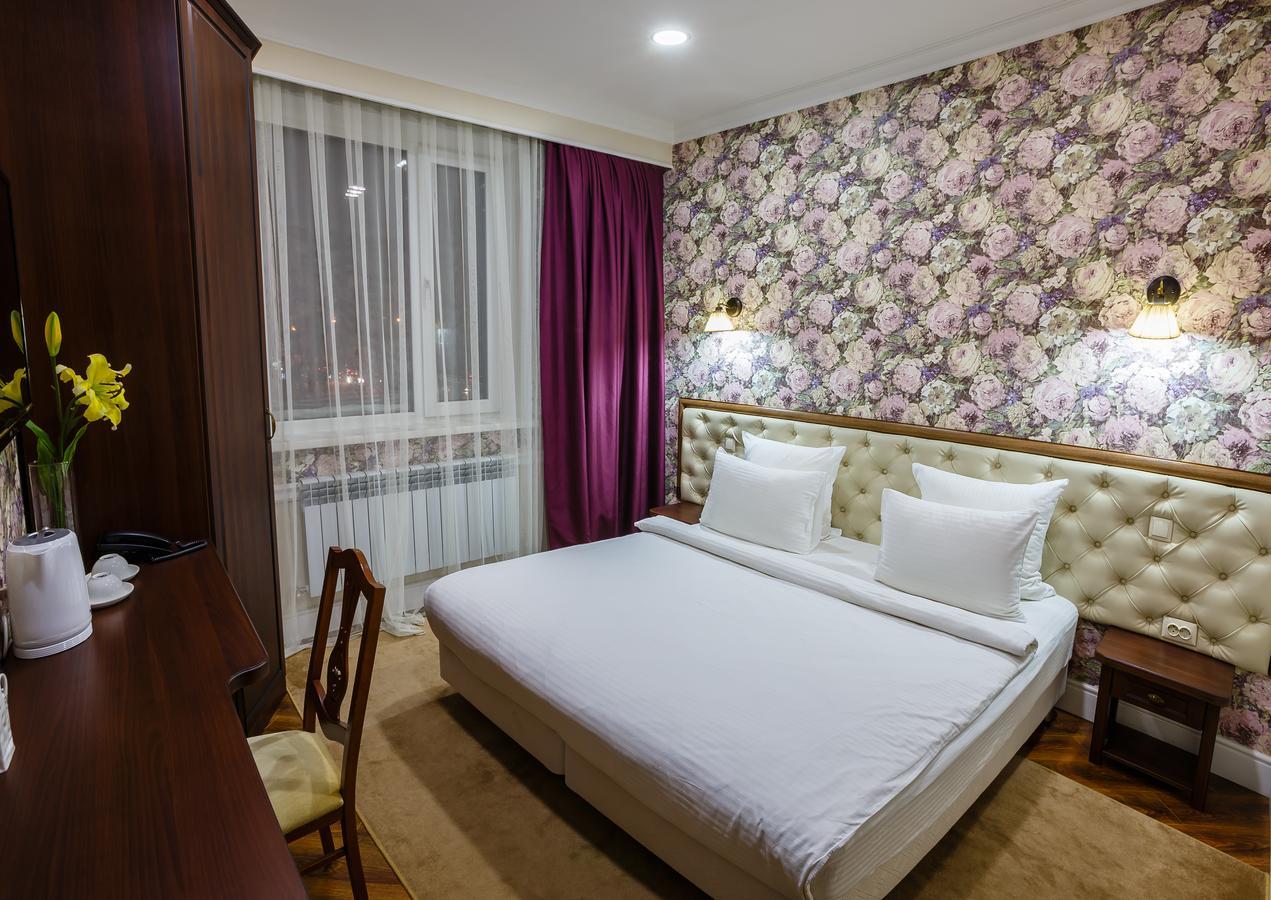 Brown Hotel Akmola Esterno foto