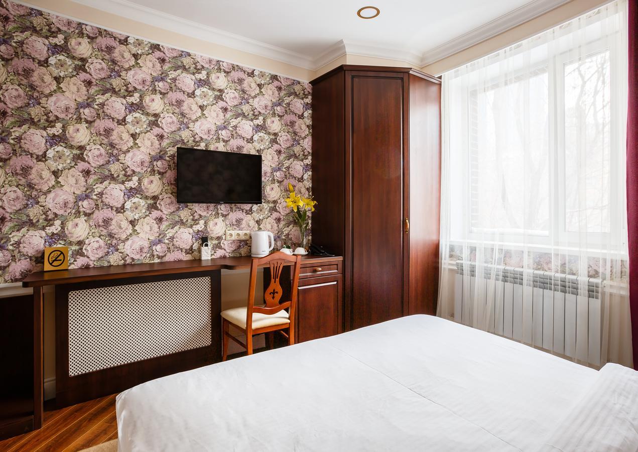 Brown Hotel Akmola Esterno foto